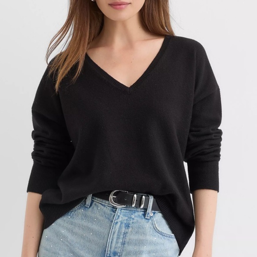 LOFT - Soft Knit V-Neck Long-Sleeve Sweater Size M Black